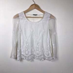 charlotte ‎ russe lace floral long sleeve